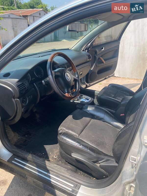 Седан Volkswagen Passat 2001 в Черкасах