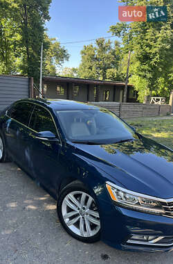 Седан Volkswagen Passat 2018 в Киеве