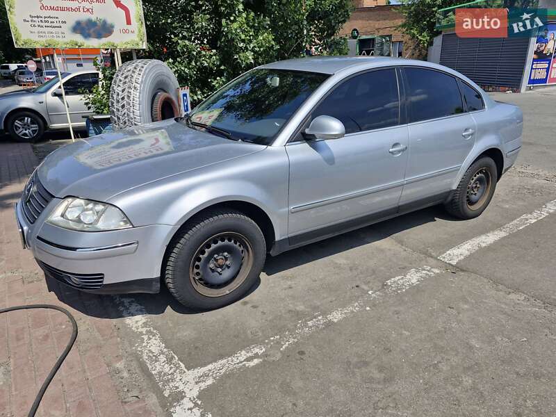 Седан Volkswagen Passat 2005 в Киеве