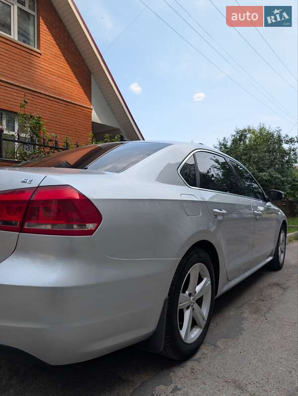 Седан Volkswagen Passat 2012 в Чернигове