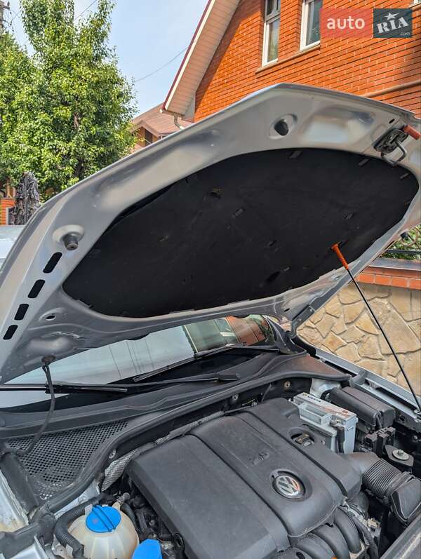 Седан Volkswagen Passat 2012 в Чернигове