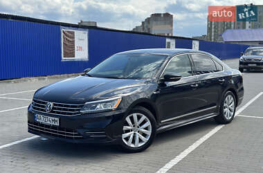 Седан Volkswagen Passat 2017 в Калуше