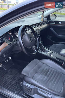 Седан Volkswagen Passat 2016 в 