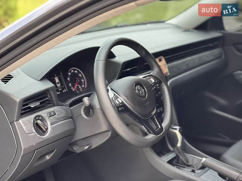Седан Volkswagen Passat 2021 в Киеве