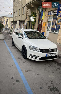 Універсал Volkswagen Passat 2013 в Дрогобичі