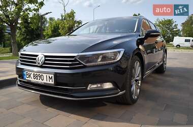 Універсал Volkswagen Passat 2015 в 