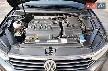 Універсал Volkswagen Passat 2015 в 