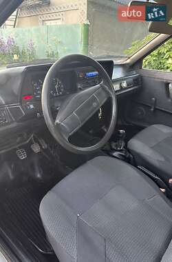 Хэтчбек Volkswagen Passat 1986 в 