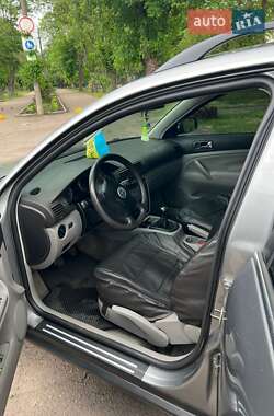 Універсал Volkswagen Passat 2003 в 
