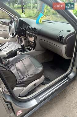 Універсал Volkswagen Passat 2003 в 