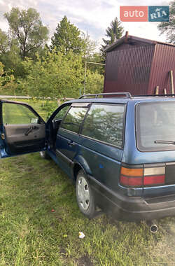 Універсал Volkswagen Passat 1988 в 