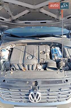 Седан Volkswagen Passat 2012 в 