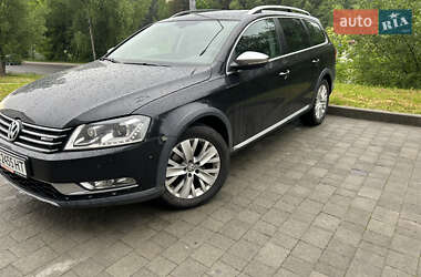 Универсал Volkswagen Passat 2012 в Новояворовске