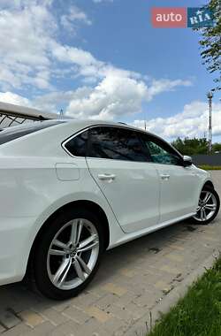 Седан Volkswagen Passat 2014 в 