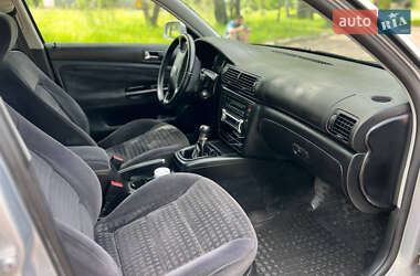Універсал Volkswagen Passat 2002 в 