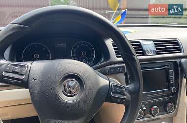 Седан Volkswagen Passat 2014 в Києві
