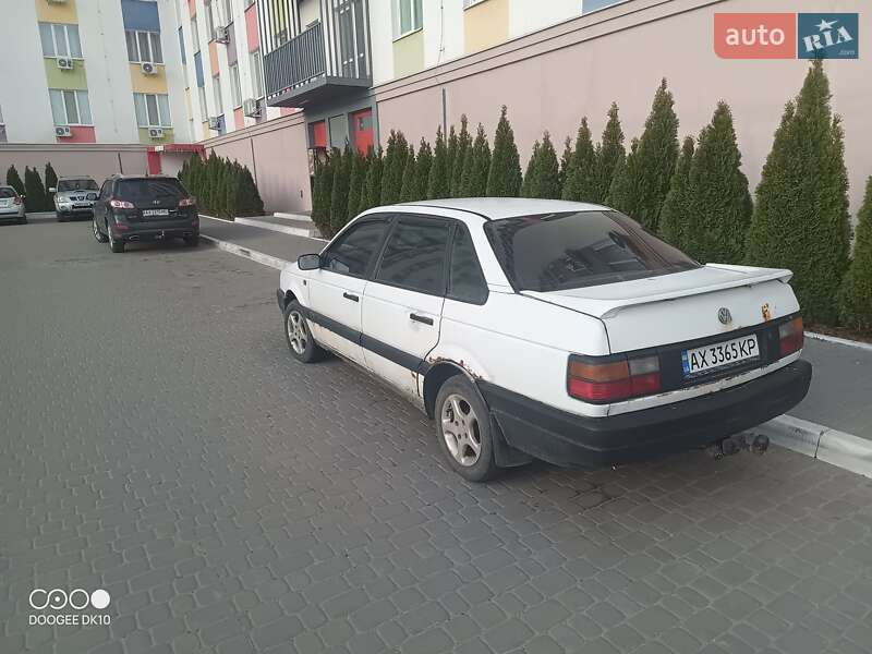Седан Volkswagen Passat 1988 в Харькове
