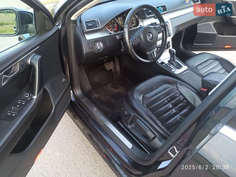 Універсал Volkswagen Passat 2010 в Рівному