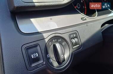 Універсал Volkswagen Passat 2010 в 