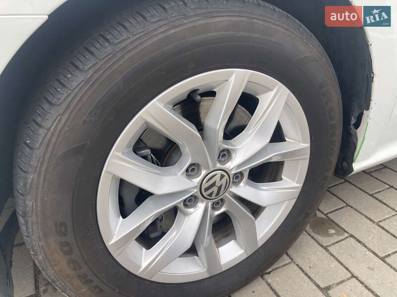 Седан Volkswagen Passat 2018 в Луцке