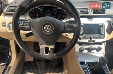 Універсал Volkswagen Passat 2014 в 