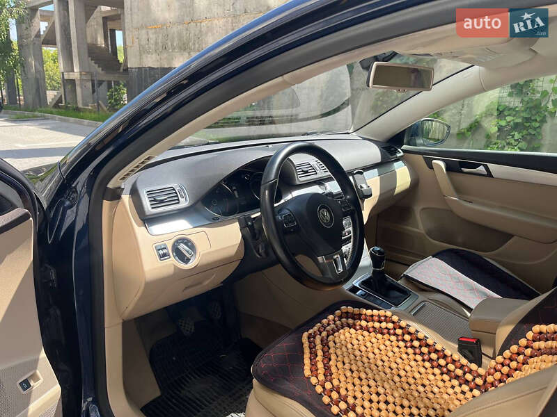 Универсал Volkswagen Passat 2014 в Хмельницком