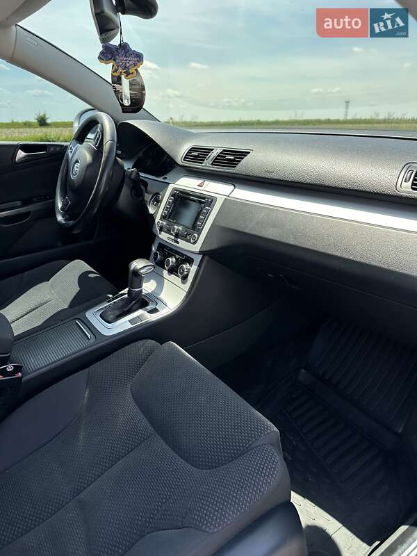 Седан Volkswagen Passat 2010 в Баре