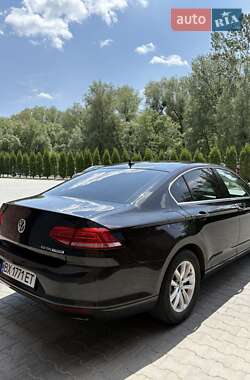 Седан Volkswagen Passat 2015 в 