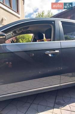 Седан Volkswagen Passat 2012 в Рахове