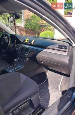 Седан Volkswagen Passat 2012 в Рахове