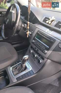 Седан Volkswagen Passat 2012 в Рахове