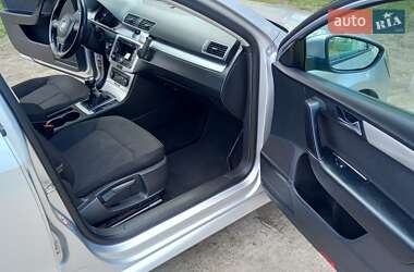 Універсал Volkswagen Passat 2011 в 