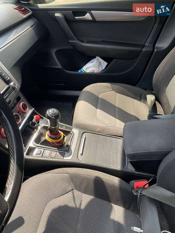 Седан Volkswagen Passat 2014 в Ватутино
