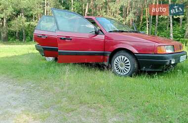 Седан Volkswagen Passat 1991 в Славуті