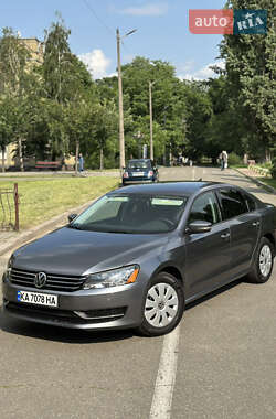 Седан Volkswagen Passat 2013 в Киеве
