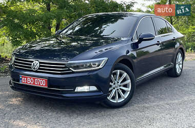 Седан Volkswagen Passat 2015 в 