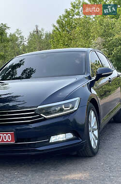 Седан Volkswagen Passat 2015 в 