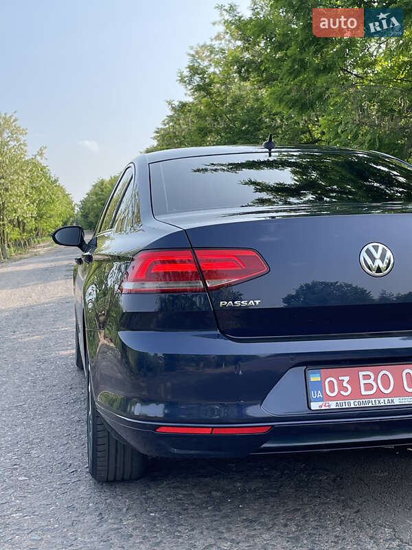 Седан Volkswagen Passat 2015 в Рожище