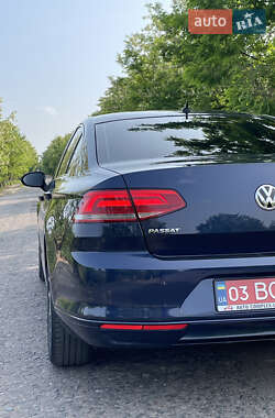 Седан Volkswagen Passat 2015 в 