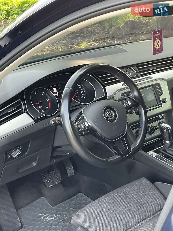 Седан Volkswagen Passat 2015 в Рожище