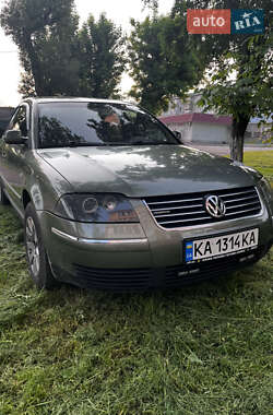 Седан Volkswagen Passat 2002 в Бучі