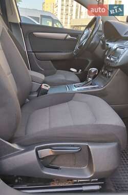 Універсал Volkswagen Passat 2011 в 