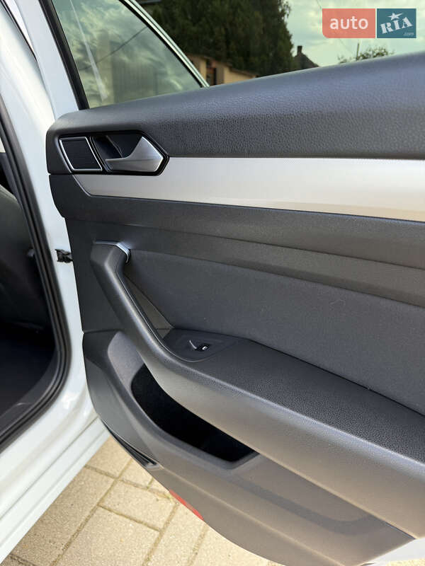 Універсал Volkswagen Passat 2015 в Береговому