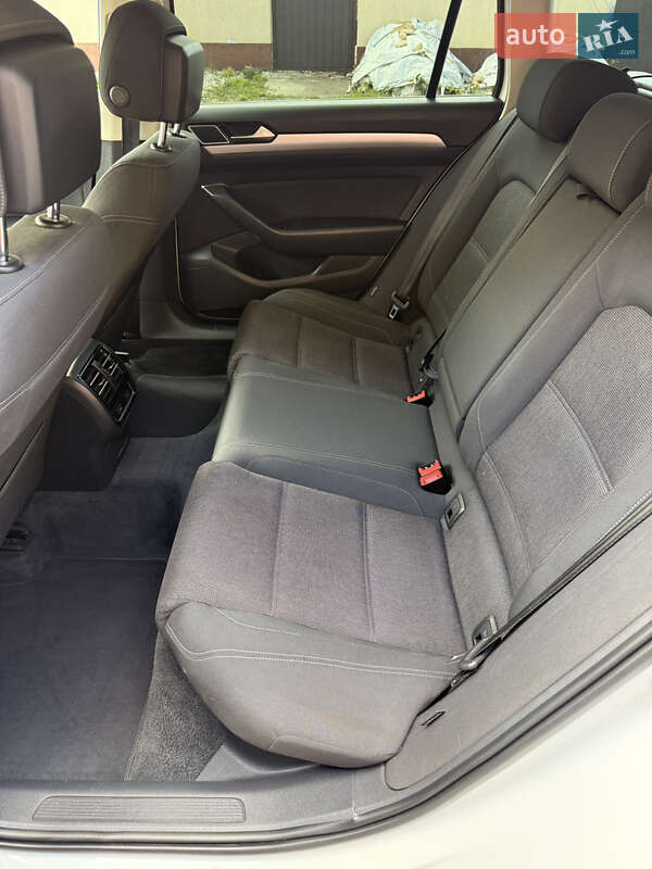 Універсал Volkswagen Passat 2015 в Береговому