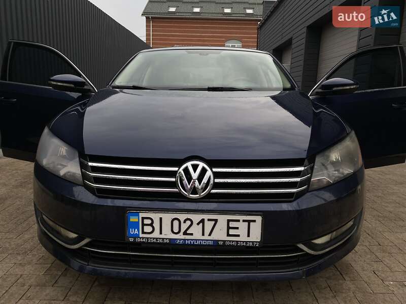 Седан Volkswagen Passat 2012 в Киеве