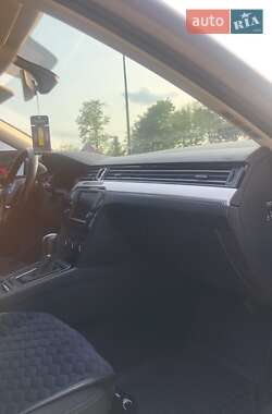 Універсал Volkswagen Passat 2015 в 