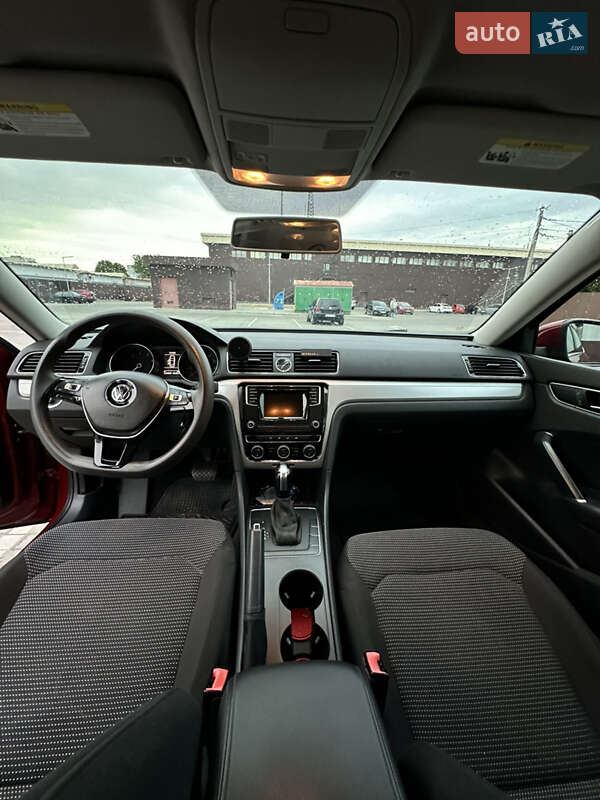 Седан Volkswagen Passat 2015 в Черкасах
