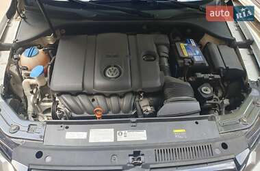Седан Volkswagen Passat 2013 в 