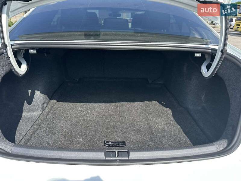 Седан Volkswagen Passat 2019 в Виннице