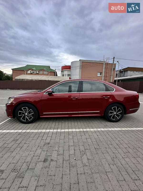 Седан Volkswagen Passat 2015 в Черкасах